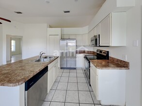 1682 SE Berkshire Blvd in Port St. Lucie, FL - Building Photo - Building Photo