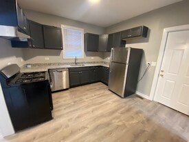 90 28th St in South Chicago Heights, IL - Building Photo