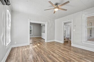 1211 W Owings St in Denison, TX - Building Photo - Building Photo