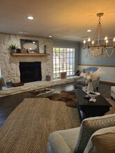Post Oaks Apartments in Sherman, TX - Foto de edificio - Building Photo