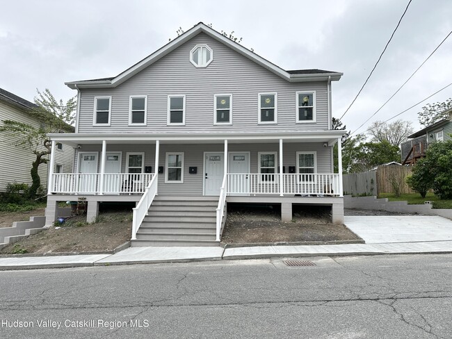 61 Thompson St