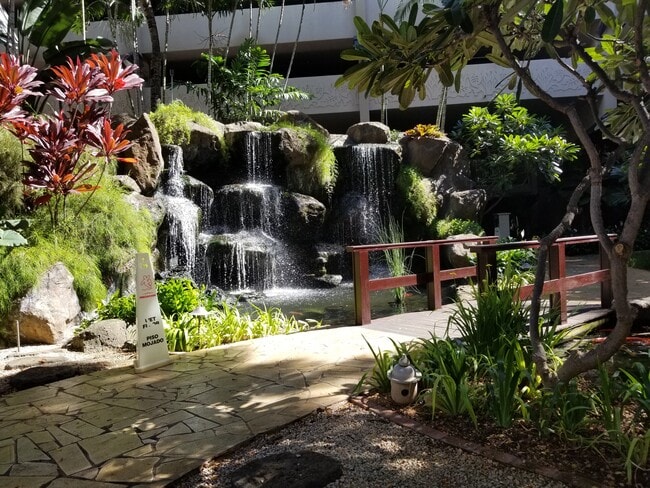 343 Hobron Ln, Unit 3204 in Honolulu, HI - Building Photo - Building Photo