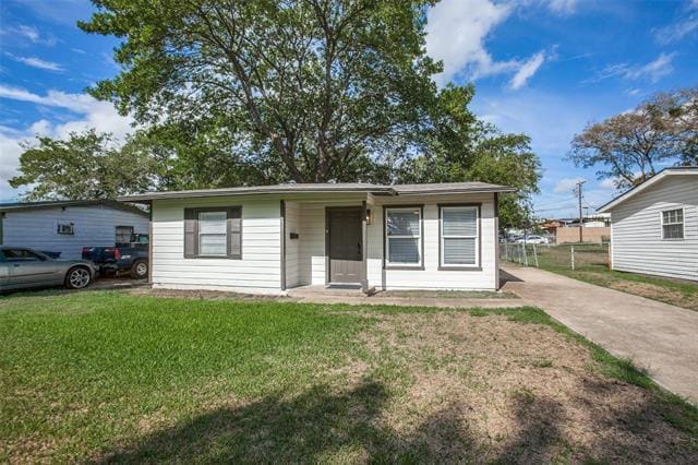 637 N 4th St in Garland, TX - Building Photo