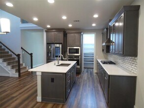 225 Eagle Ford Dr in Kyle, TX - Building Photo - Building Photo