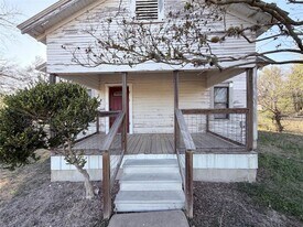 1504 Watterson Rd in Red Rock, TX - Building Photo