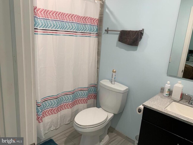 1527-33 W Seybert St-Unit -B in Philadelphia, PA - Building Photo - Building Photo