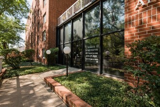 Forest Apartments in Glen Ellyn, IL - Building Photo - Building Photo