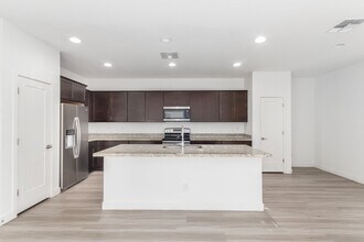 2359 S Wycliff Cir in Mesa, AZ - Building Photo - Building Photo