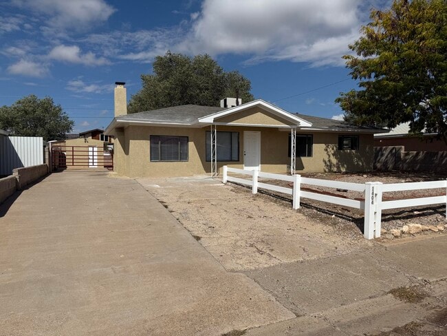 1404 Chaco Ave in Grants, NM - Building Photo - Building Photo