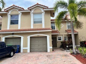 8917 NW 54th St in Sunrise, FL - Building Photo