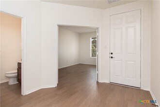 661 Bailey Park Dr in Jarrell, TX - Building Photo - Building Photo