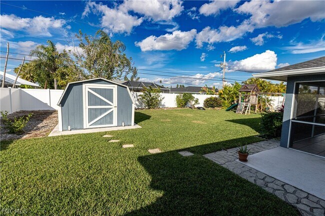 417 SE 21st Terrace in Cape Coral, FL - Building Photo - Building Photo