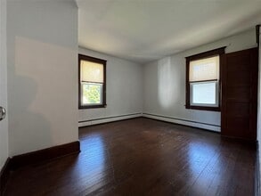 35 Cross St in Beacon, NY - Building Photo - Building Photo