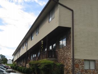 The Carlton Apartments in Jefferson City, TN - Building Photo