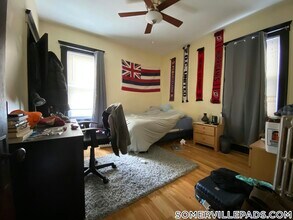 221 Holland St in Somerville, MA - Foto de edificio - Building Photo