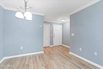 3591 Kernan Blvd S in Jacksonville, FL - Building Photo - Building Photo