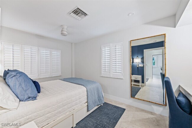 property at 2170 Gulf Shore Blvd N