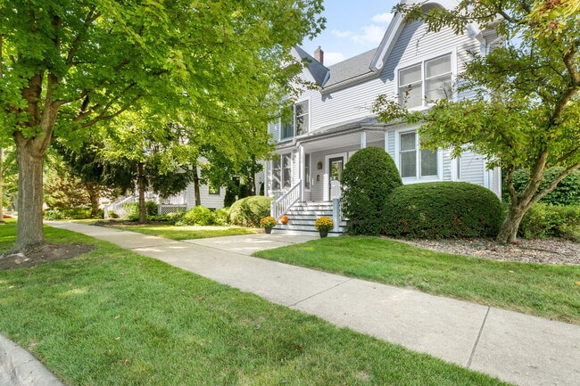 166 E Westminster