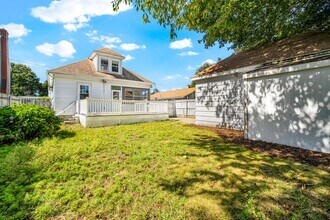 6 Howe St in North Providence, RI - Building Photo - Building Photo