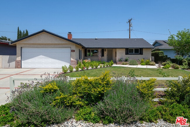 property at 826 Crestfield Dr