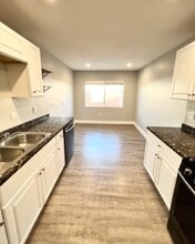 1222 Holly St in Oceanside, CA - Building Photo - Building Photo