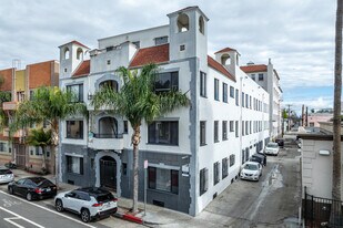 26 Alamitos Ave. in Long Beach, CA - Building Photo