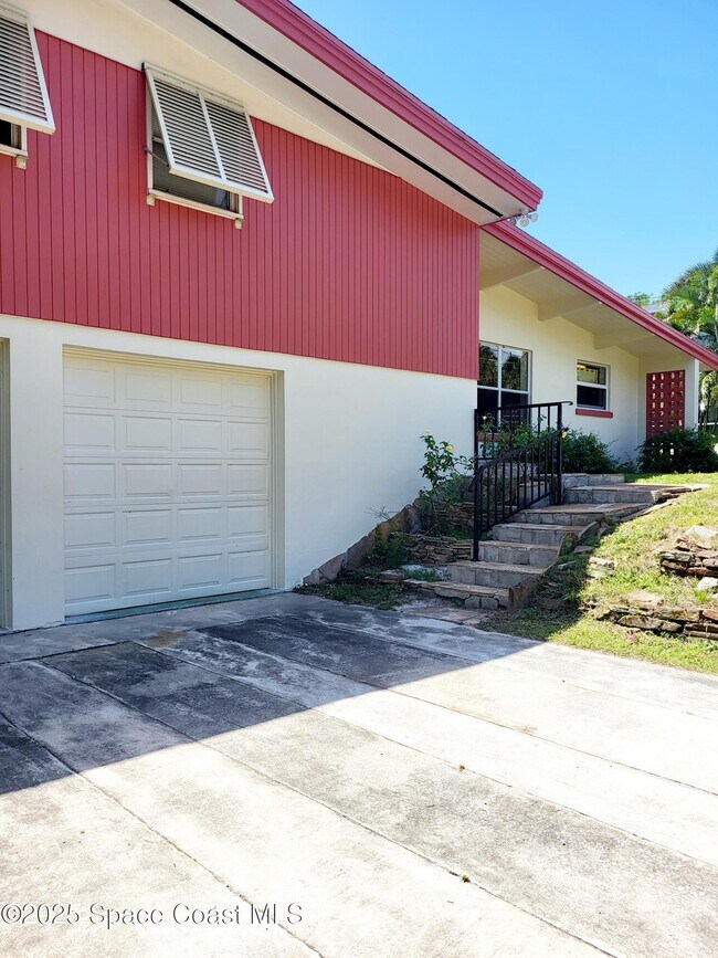 1333 Worth Ct NE in Palm Bay, FL - Building Photo - Building Photo