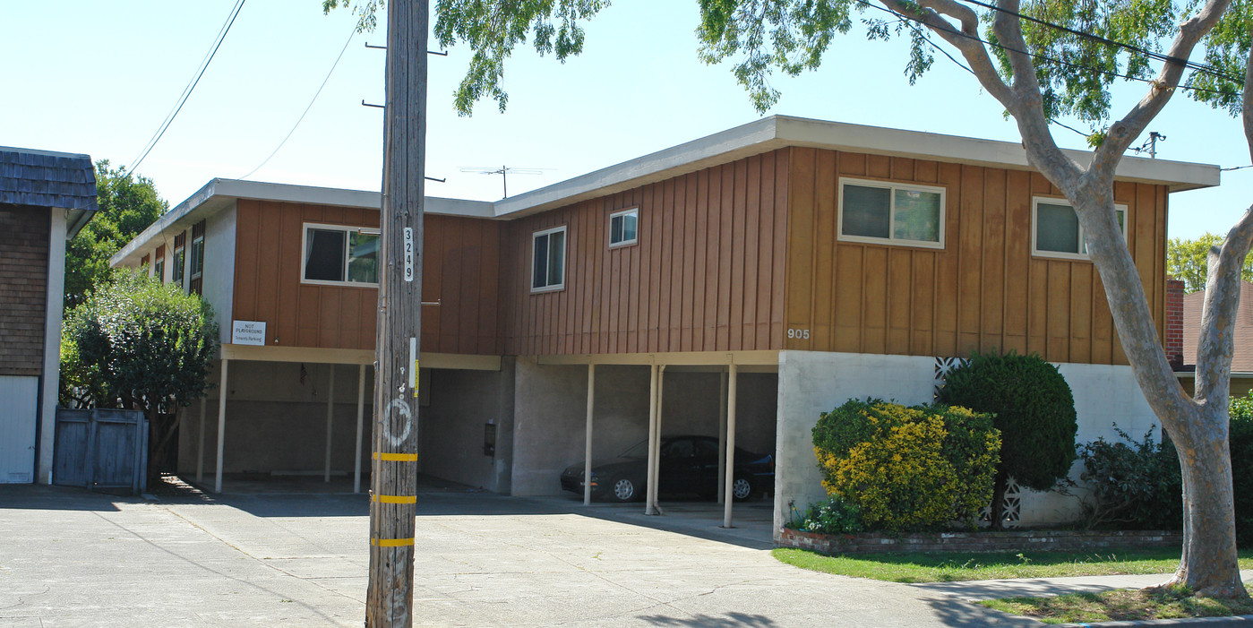 905 Liberty St in El Cerrito, CA - Building Photo