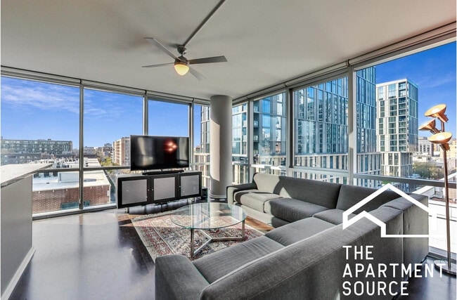property at 123 S Green St
