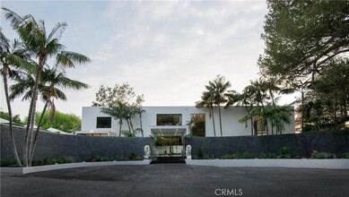 1024 Summit Dr, Unit 2323 in Beverly Hills, CA - Building Photo - Building Photo