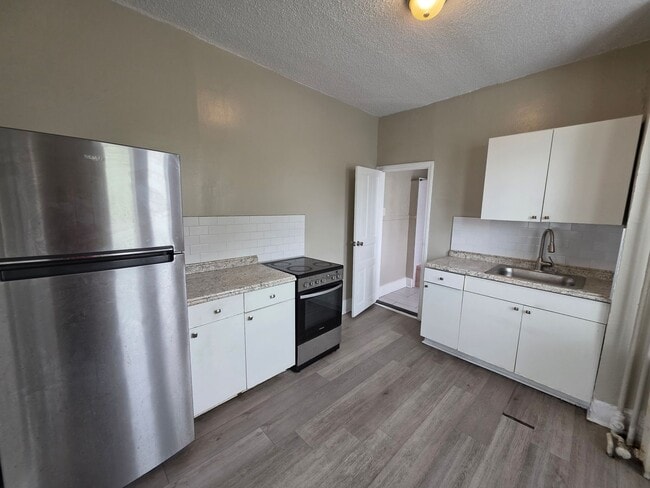 104 S 51st St