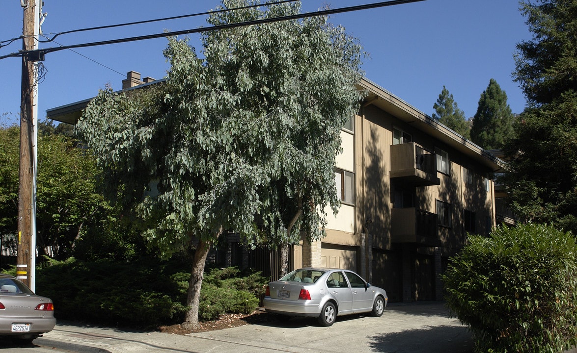 7610-7620 Mountain Blvd in Oakland, CA - Building Photo