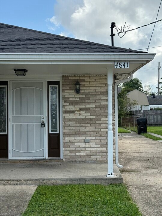 4841 Bonita Dr in New Orleans, LA - Building Photo