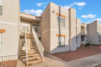 6800 E Lake Mead Blvd in Las Vegas, NV - Building Photo - Building Photo