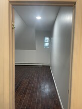12 S Lake Ave, Unit Unit-3 in Albany, NY - Building Photo - Building Photo