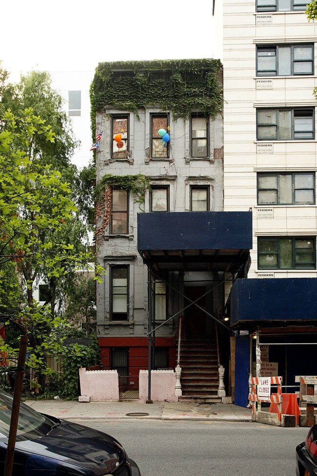 1889 Lexington Ave in New York, NY - Foto de edificio - Building Photo