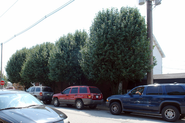 200-204 N Lafayette Ave in Evansville, IN - Foto de edificio - Building Photo