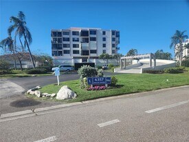 6357 Bahia Del Mar Blvd S in St. Petersburg, FL - Building Photo