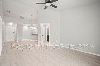 12505 McGregor Blvd in Ft. Myers, FL - Foto de edificio - Building Photo