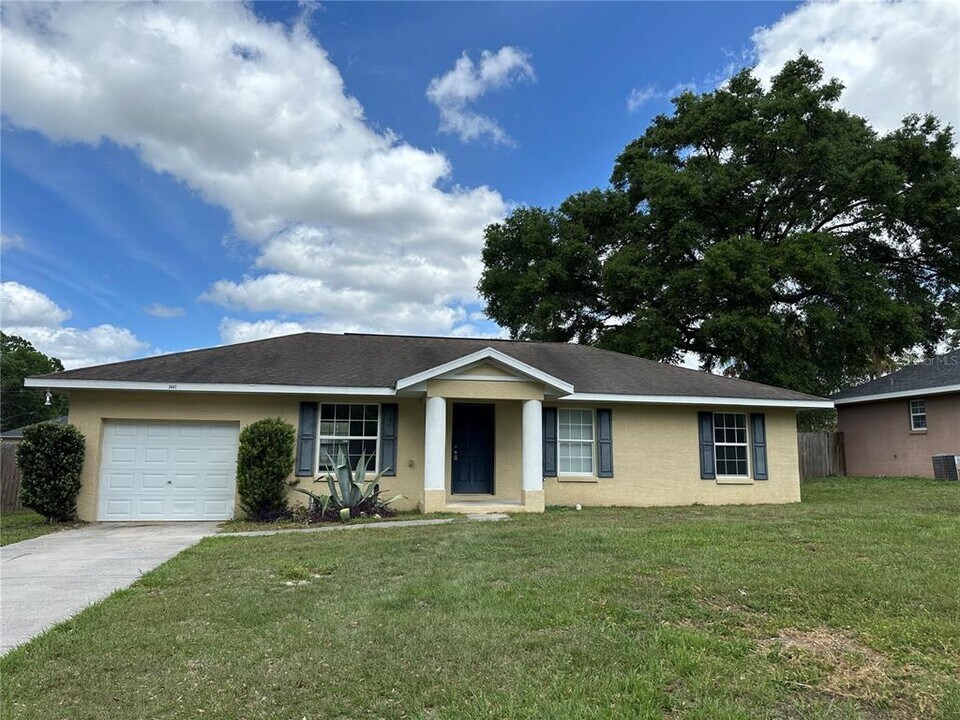 3661 SE 134th Pl in Belleview, FL - Building Photo
