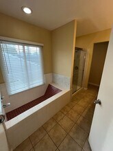9361 Hoyleton Way in Elk Grove, CA - Building Photo - Building Photo