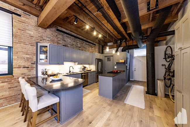 1737 N Paulina St, Unit 206 in Chicago, IL - Building Photo - Building Photo