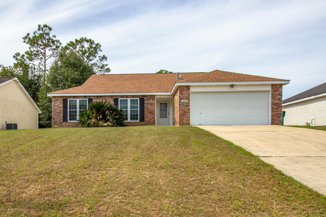 4724 Whitewater Ln in Crestview, FL - Building Photo