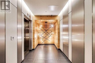 21-821 Widmer St in Toronto, ON - Building Photo - Building Photo