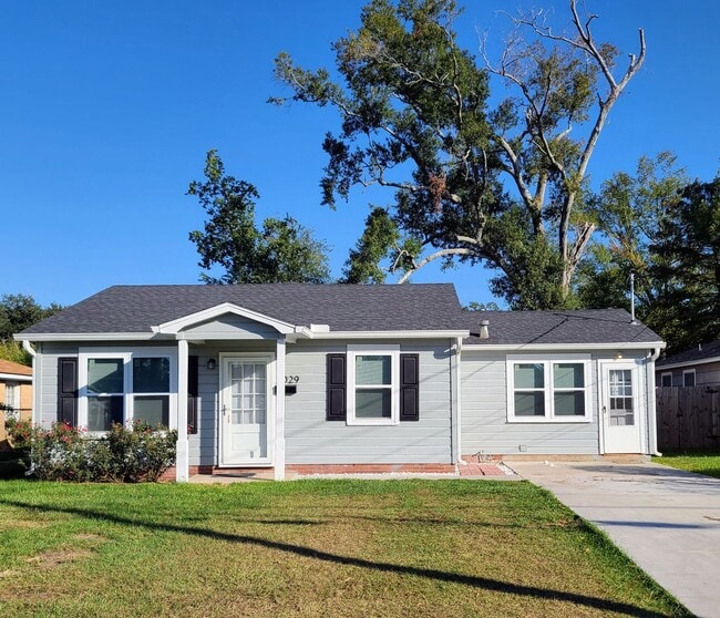 property at 2029 10th St
