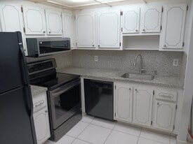 619 Saxony M, Unit 619 Saxony M in Delray Beach, FL - Building Photo