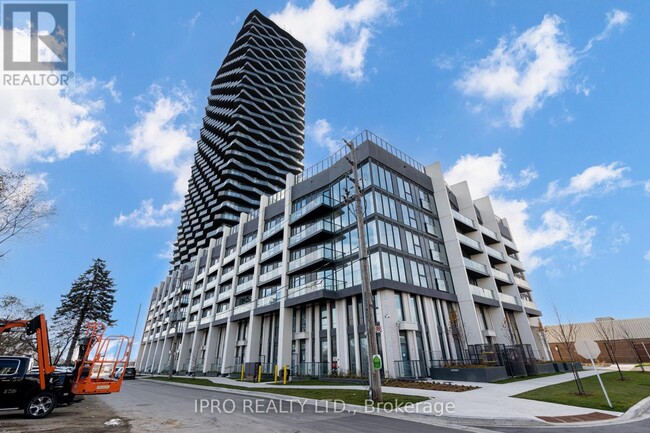 36-3136 Zorra St in Toronto, ON - Building Photo - Building Photo