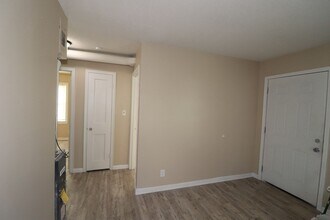 827 N Garfield St in Junction City, KS - Building Photo - Building Photo