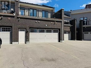 3034 Preserve Dr in Oakville, ON - Building Photo - Building Photo