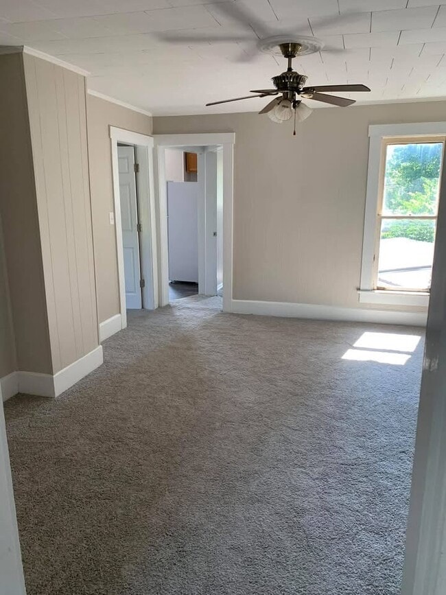3 S State St, Unit 3.5 in Crooksville, OH - Building Photo - Building Photo